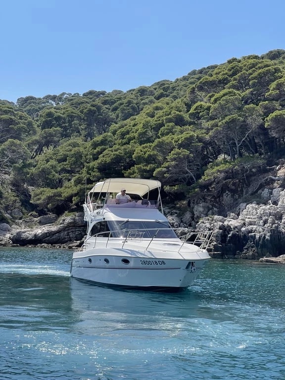Galeon 330 Fly flybridge yacht available for charter in Dubrovnik