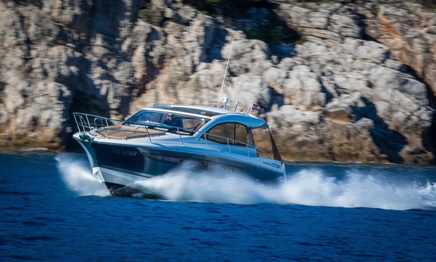 Jeanneau Leader 10 motor yacht cruising the Dubrovnik coastline